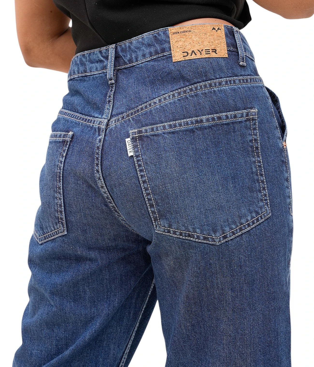 Women Tapper Leg Jeans